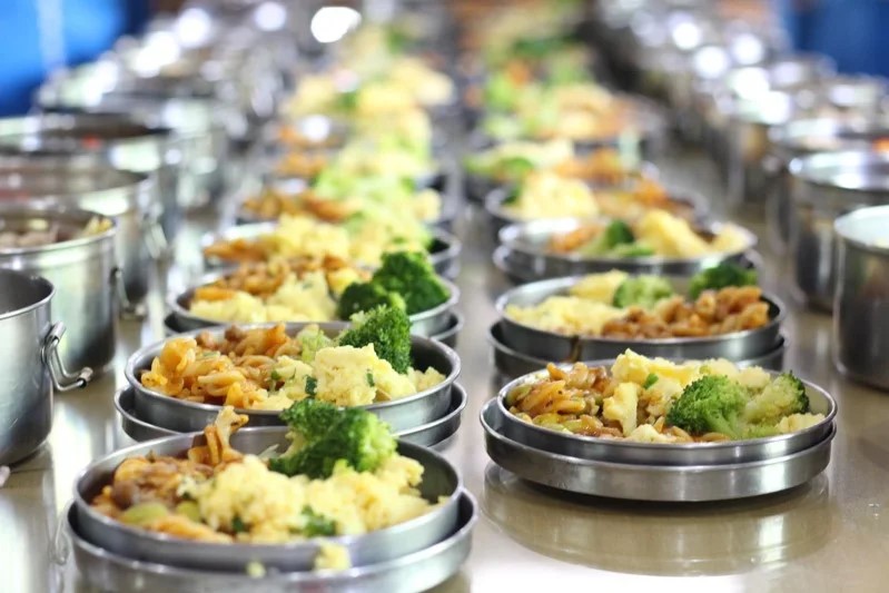 老人行動不便餓肚子 南投送餐志工提供營養餐食和關懷(標題圖檔)