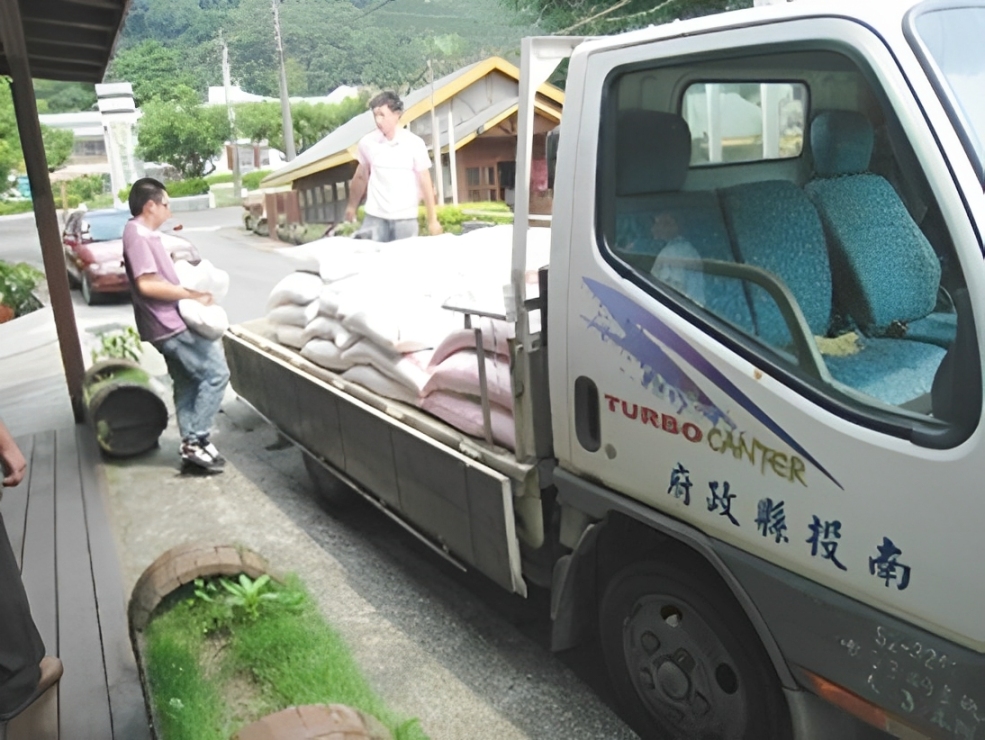 生活重建協會 捐米助送餐隊(標題圖檔)