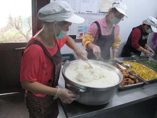 遭逢921地震後 他們持續送餐17年…(標題圖檔)