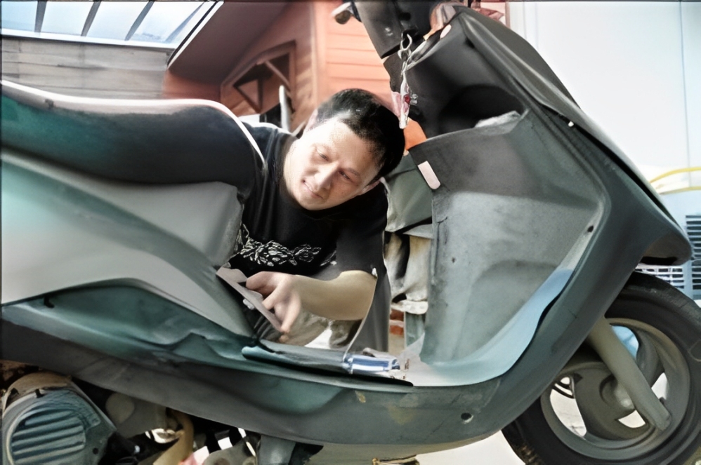 黑手送餐 修車賣樹貼老人(標題圖檔)